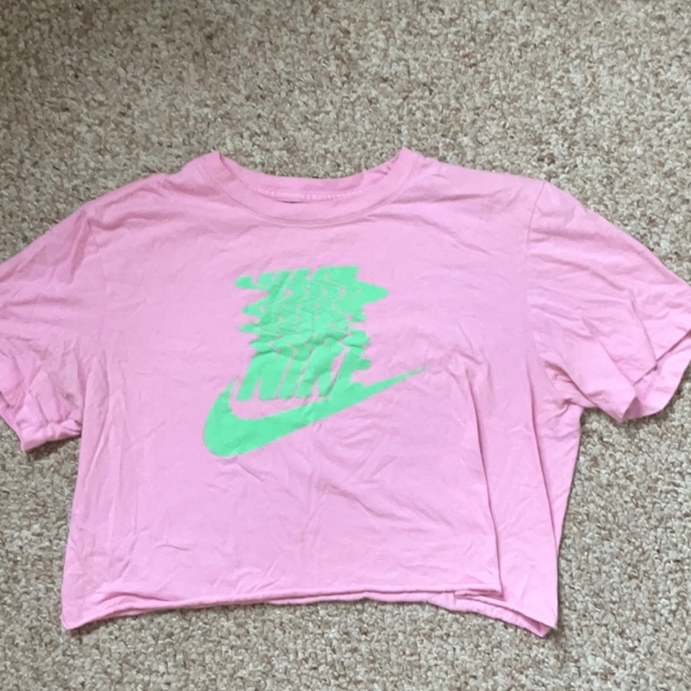 Crop Nike tee